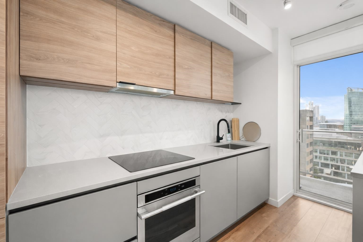 Pantry Photo of 1510 13428 105 Avenue, Surrey, BC