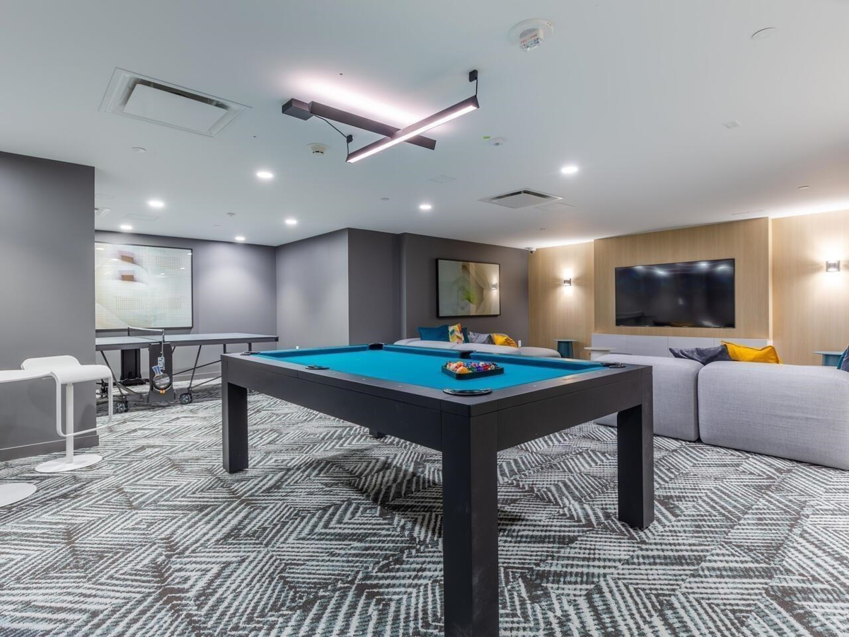 Staircase Photo of 1510 13428 105 Avenue, Surrey, BC