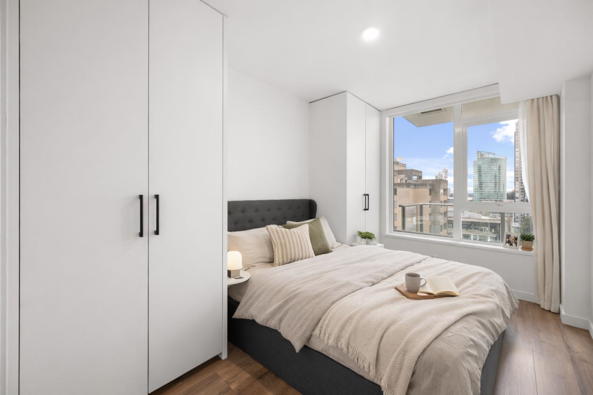 Walk-In Closet Photo of 1510 13428 105 Avenue, Surrey, BC