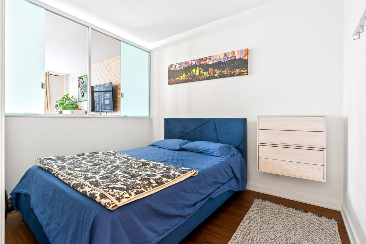 Guest Bathroom Photo of 507 1249 Granville Street, Vancouver, BC