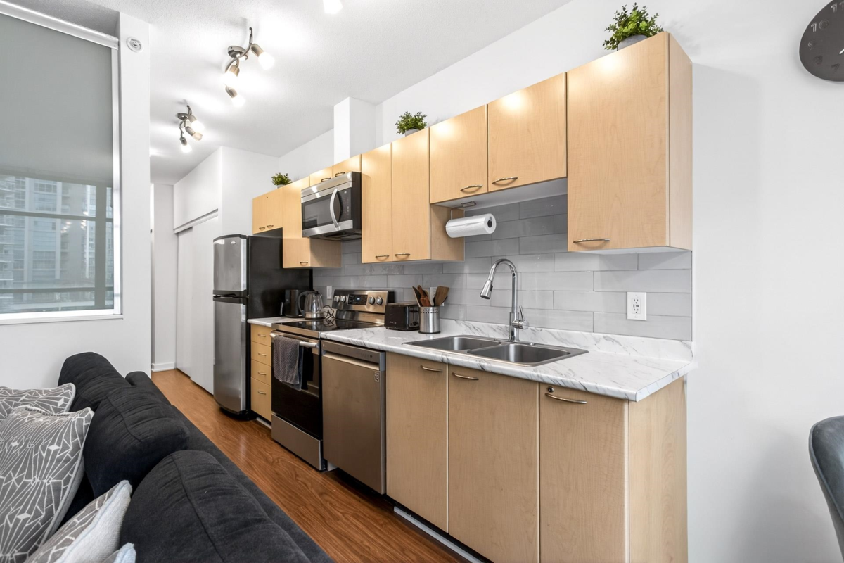 Walk-In Closet Photo of 507 1249 Granville Street, Vancouver, BC