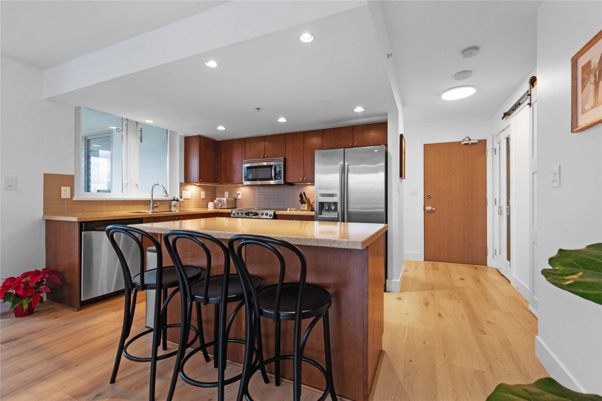 Dining Area Photo of 1102 4400 Buchanan Street, Burnaby, BC