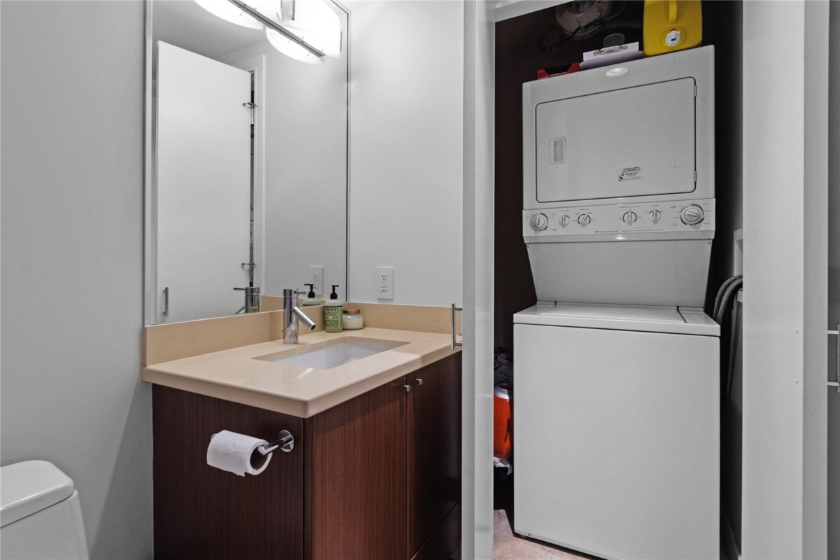 Primary Bathroom Photo of 1102 4400 Buchanan Street, Burnaby, BC