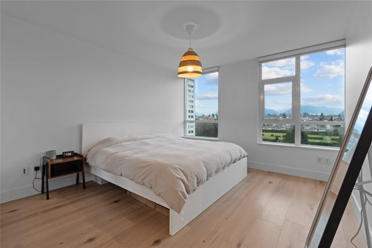 Walk-In Closet Photo of 1102 4400 Buchanan Street, Burnaby, BC