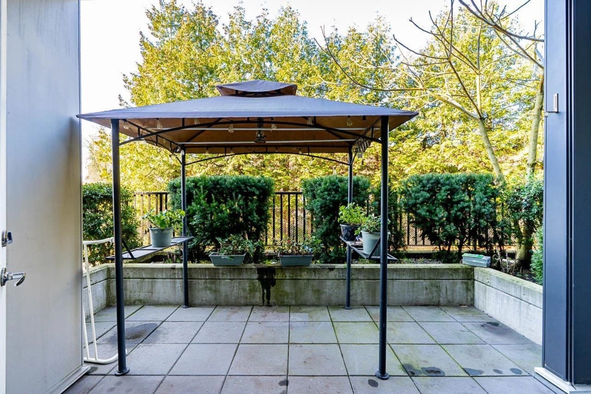 Basement Recreation Room Photo of 7 7247 140 Street, Surrey, BC