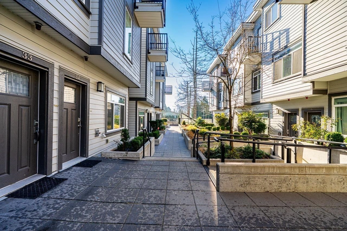 Hallway Photo of 7 7247 140 Street, Surrey, BC