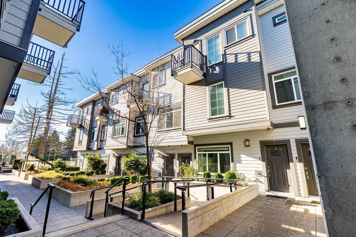 Mudroom Photo of 7 7247 140 Street, Surrey, BC