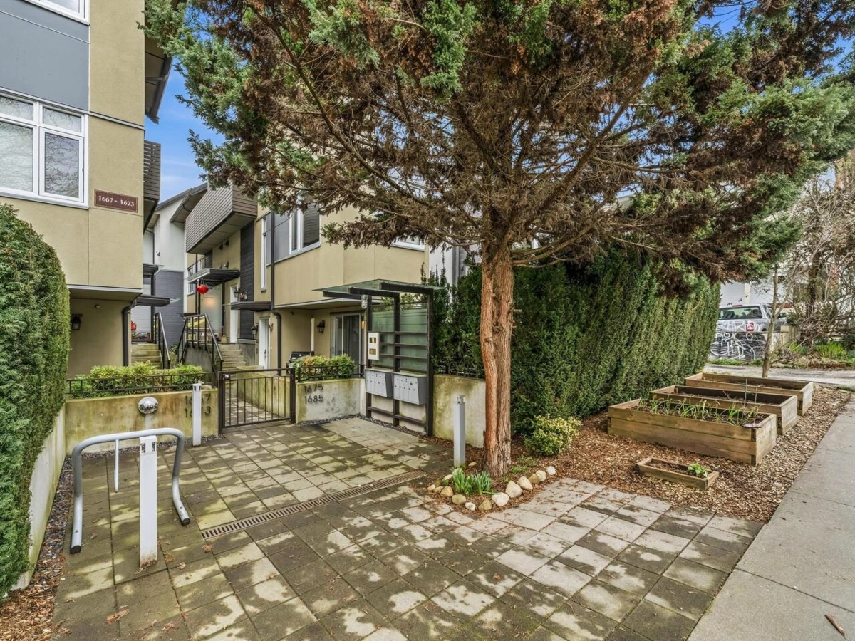 Front Yard Photo of 1681 Kitchener Street, Vancouver, BC
