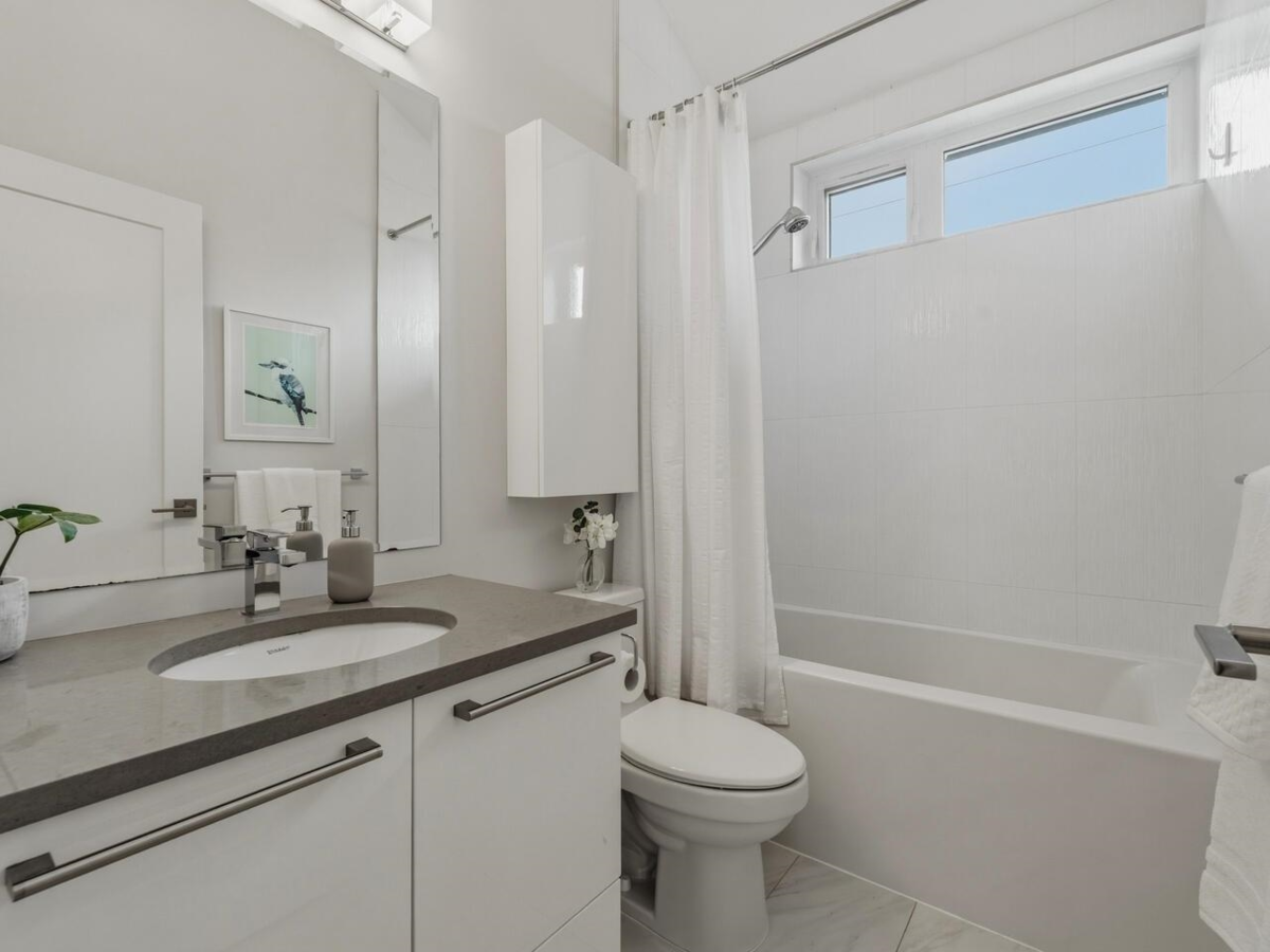 Hallway Photo of 1681 Kitchener Street, Vancouver, BC