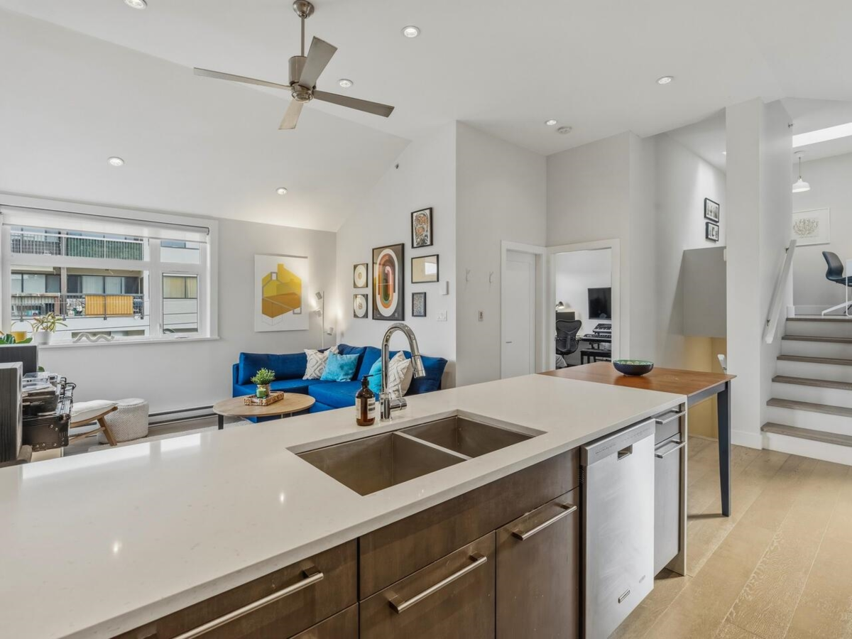 Walk-In Closet Photo of 1681 Kitchener Street, Vancouver, BC