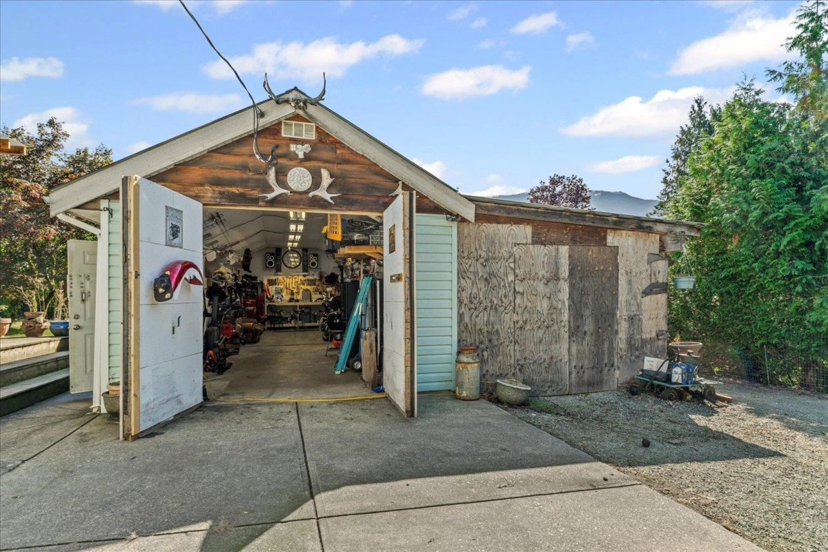 Garage Interior Photo of 9950 Nelson Road, Rosedale, BC