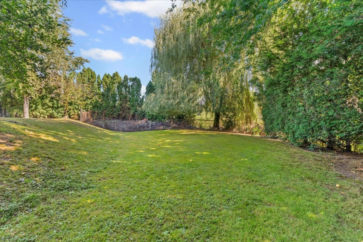 Mudroom Photo of 9950 Nelson Road, Rosedale, BC