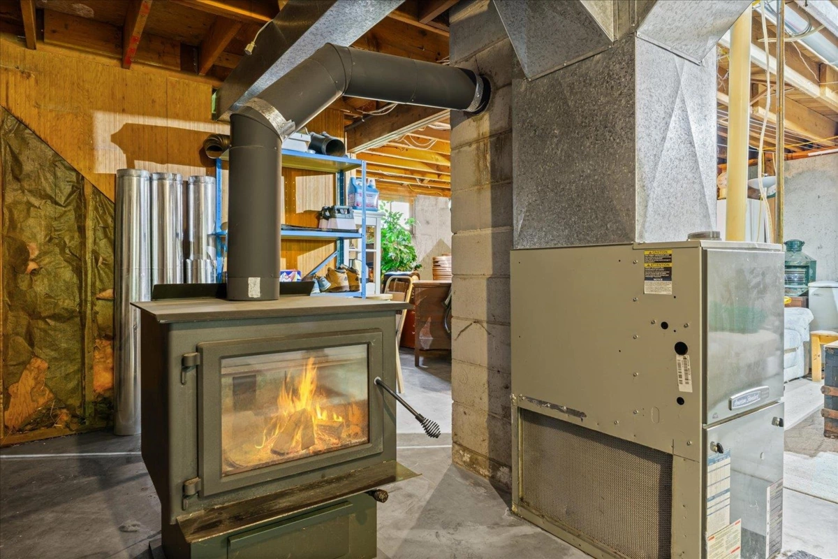 Powder Room Photo of 9950 Nelson Road, Rosedale, BC