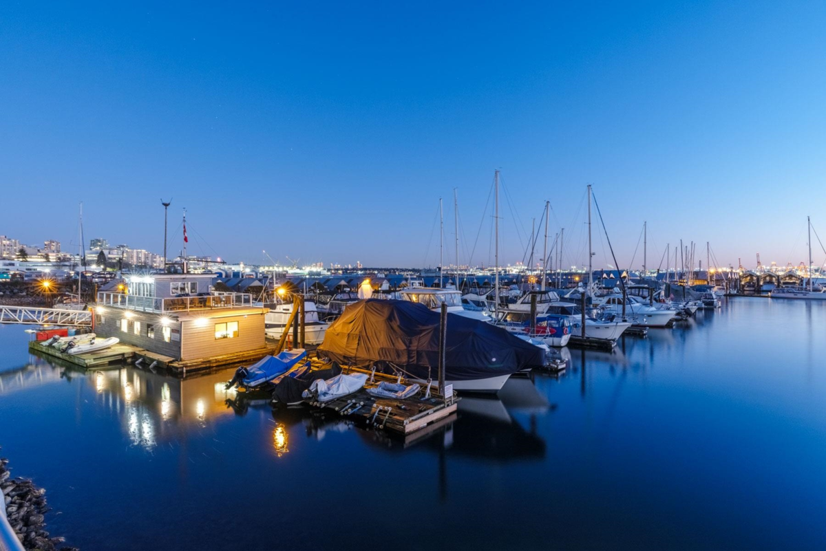 Laundry Room Photo of 310 755 Harbourside Drive, North Vancouver, BC