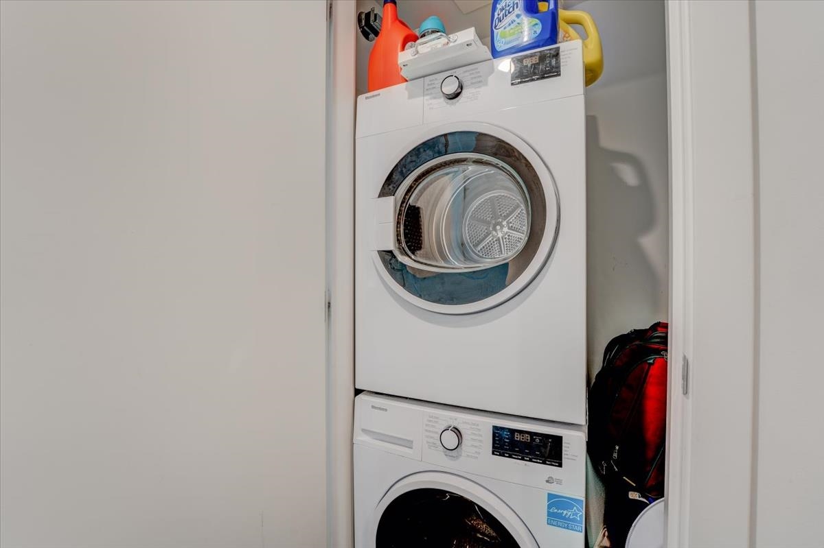 Mudroom Photo of 3805 13350 Central Avenue, Surrey, BC