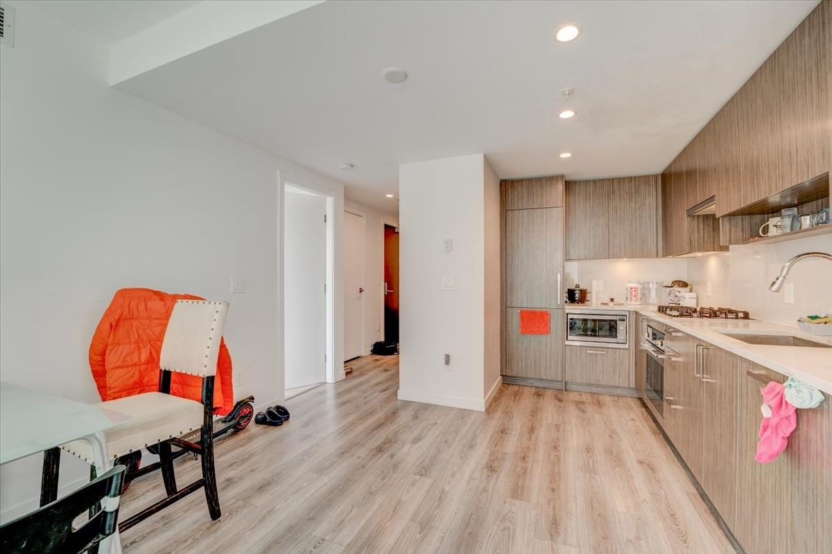 Walk-In Closet Photo of 3805 13350 Central Avenue, Surrey, BC