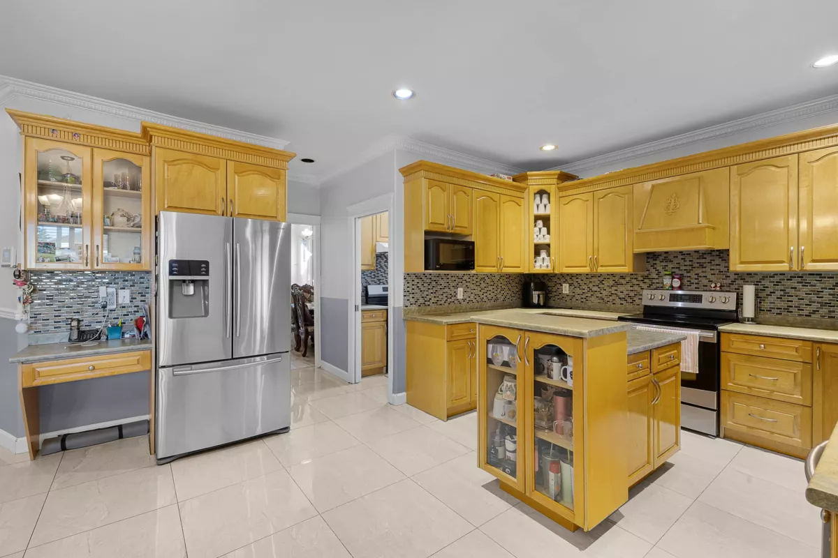 Walk-In Closet Photo of 14516 81 Avenue, Surrey, BC