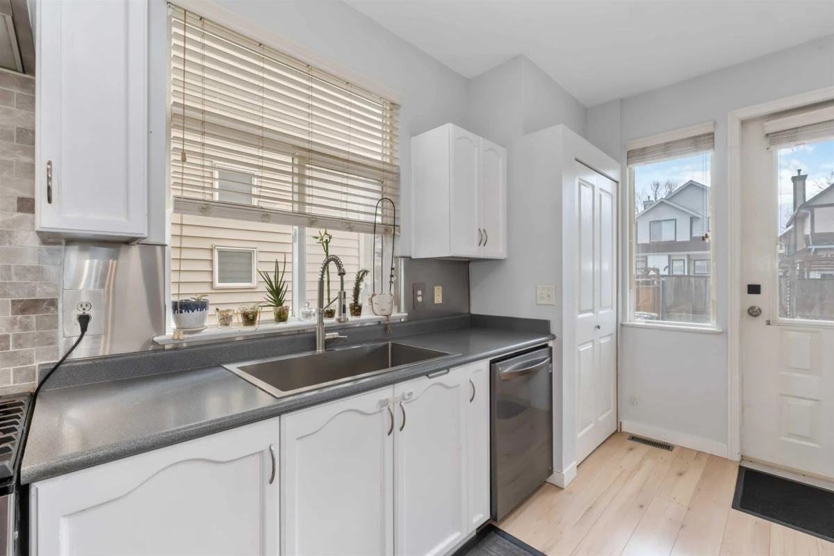 Bedroom 3 Photo of 18476 66a Avenue, Surrey, BC