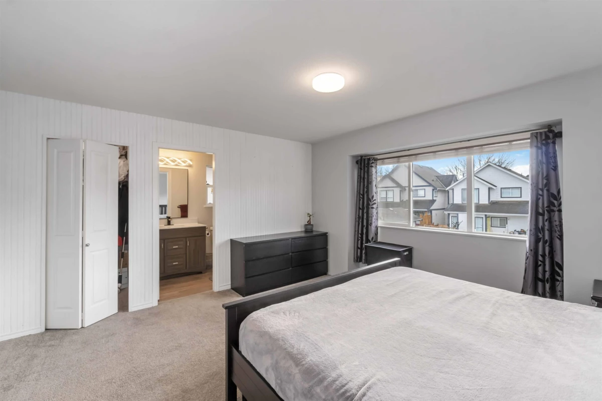 Staircase Photo of 18476 66a Avenue, Surrey, BC