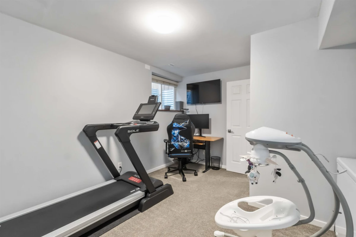 Swimming Pool Photo of 18476 66a Avenue, Surrey, BC