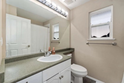 Hallway Photo of 18476 66a Avenue, Surrey, BC