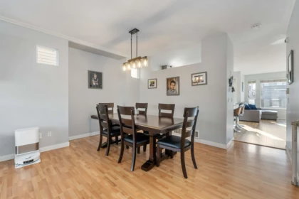Kitchen Island Photo of 18476 66a Avenue, Surrey, BC