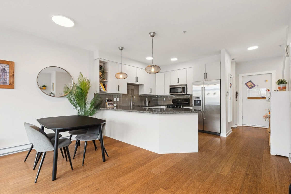 Primary Bathroom Photo of 220 6111 London Road, Richmond, BC
