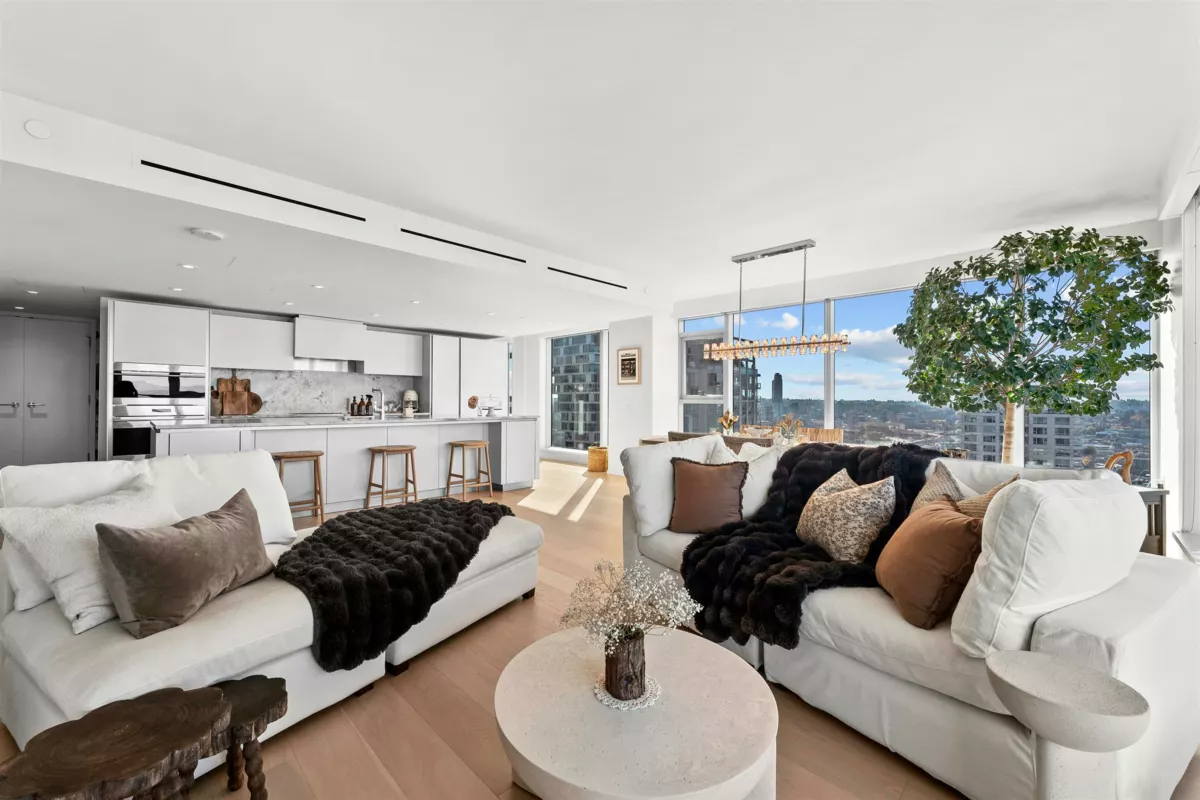 Kitchen Photo of 2403 889 Pacific Street, Vancouver, BC