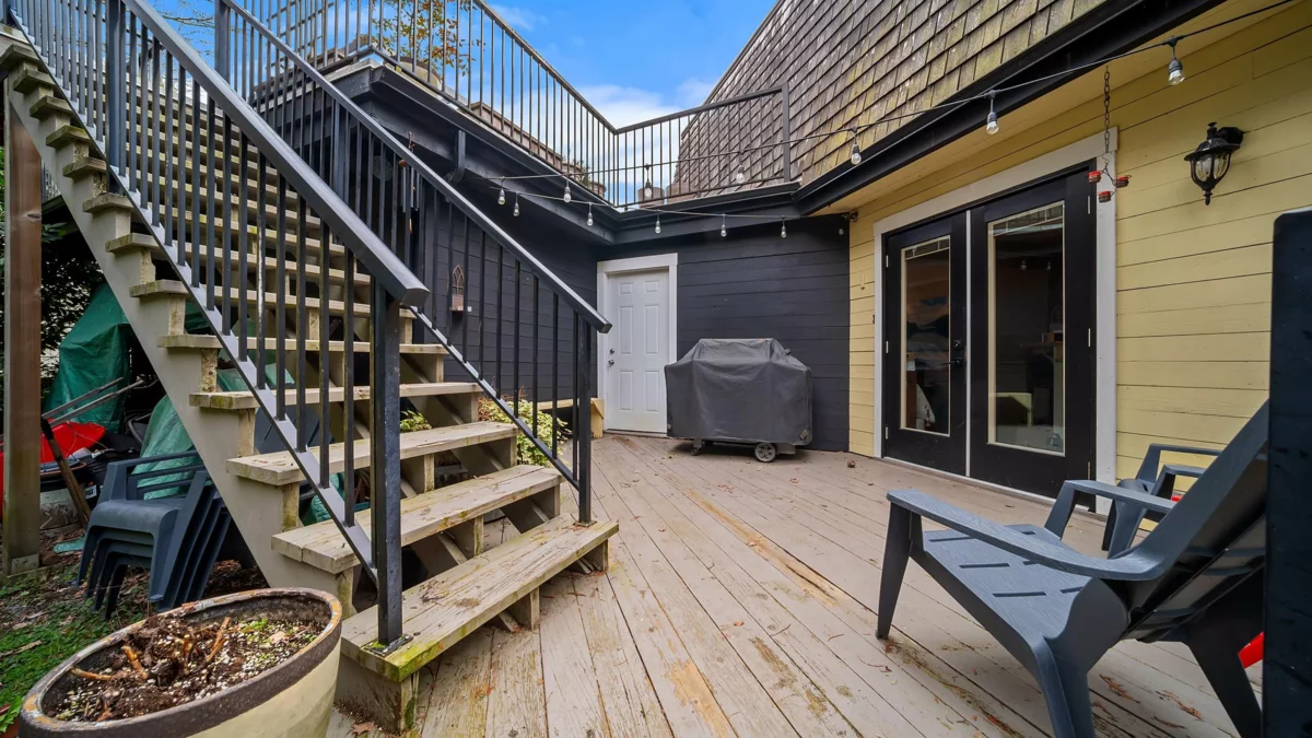 Garden / Landscaping Photo of 5503 Brookdale Court, Burnaby, BC