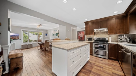Breakfast Nook Photo of 5503 Brookdale Court, Burnaby, BC