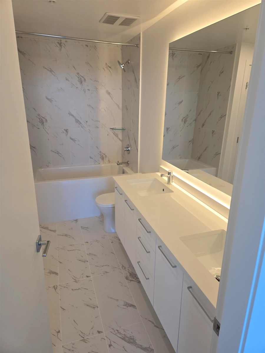 Family Room Photo of 2001 1588 Johnston Road, White Rock, BC