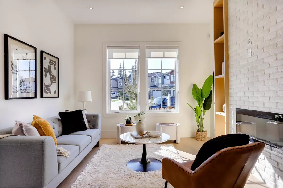 Living Room Photo of 2 20537 75a Avenue, Langley, BC