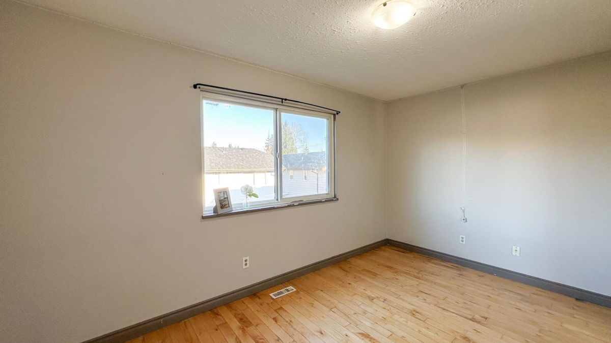 Garden / Landscaping Photo of 1169 Lansdowne Drive, Coquitlam, BC