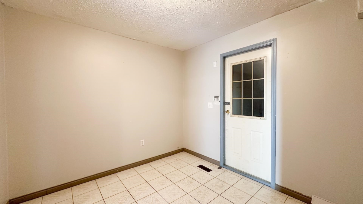 Walk-In Closet Photo of 1169 Lansdowne Drive, Coquitlam, BC