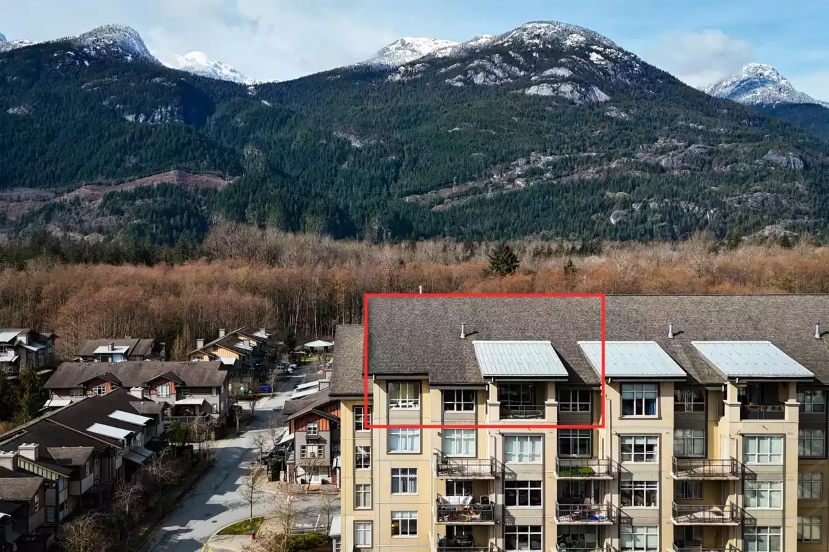 Living Room Photo of 602 1211 Village Green Way, Squamish, BC