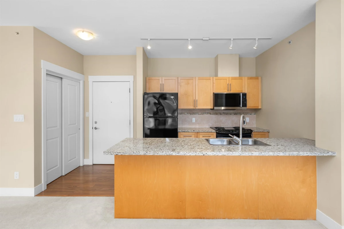 Primary Bathroom Photo of 602 1211 Village Green Way, Squamish, BC