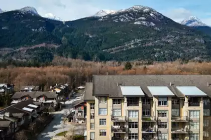 602 1211 Village Green Way, Squamish, BC, Squamish — Apartment/Condo for sale