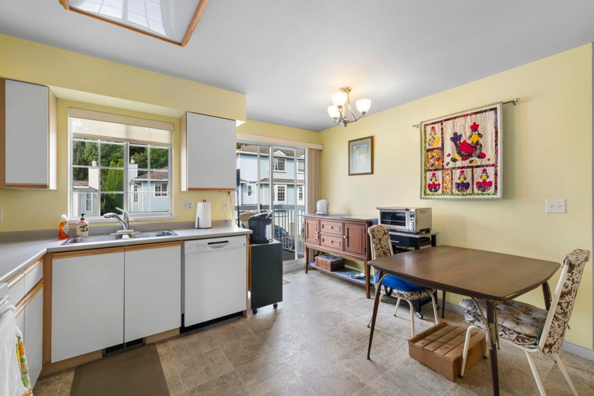 Bedroom 4 Photo of 6 13970 72 Avenue, Surrey, BC