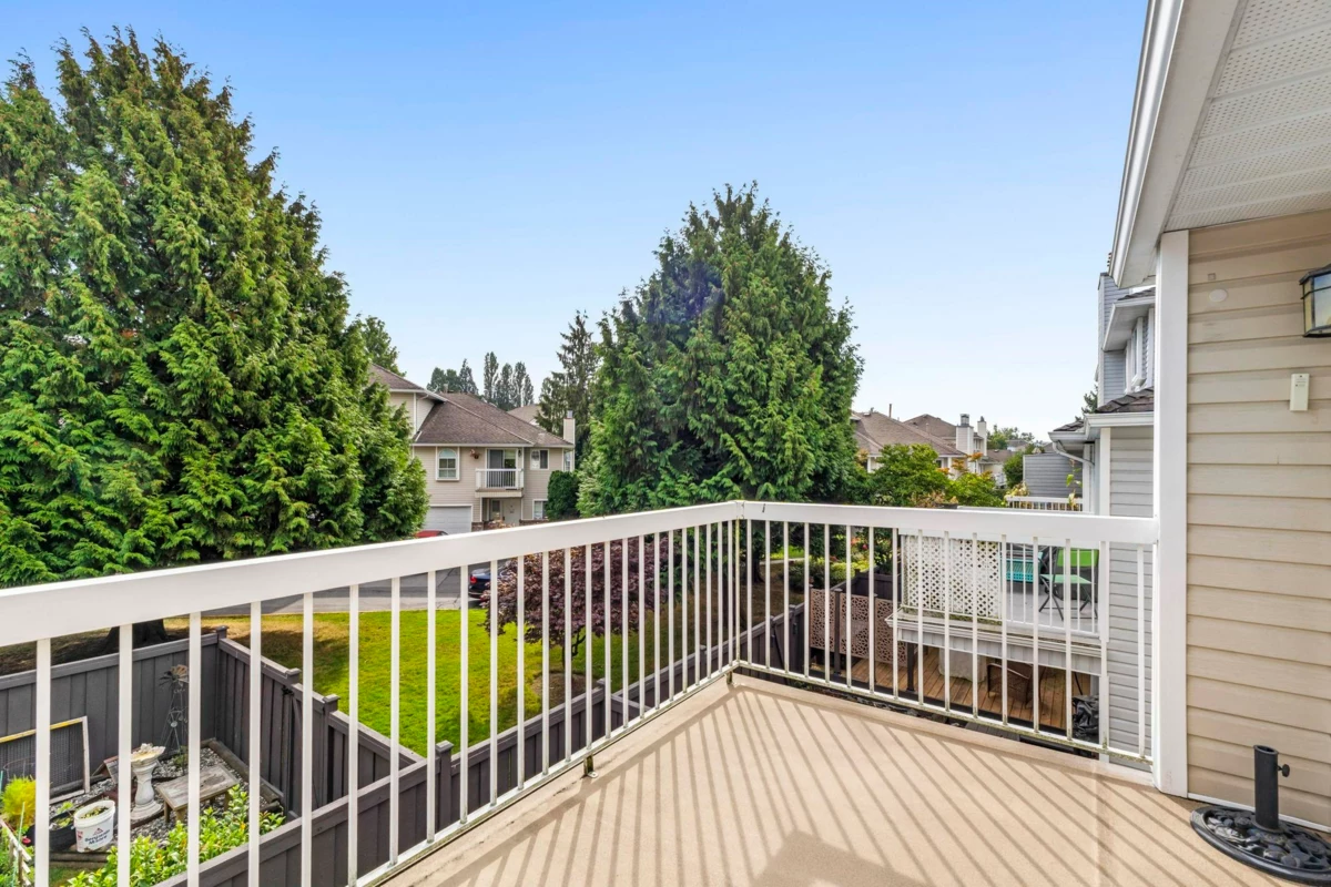 Dining Area Photo of 6 13970 72 Avenue, Surrey, BC