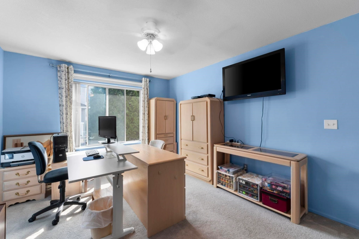 Entry Foyer Photo of 6 13970 72 Avenue, Surrey, BC