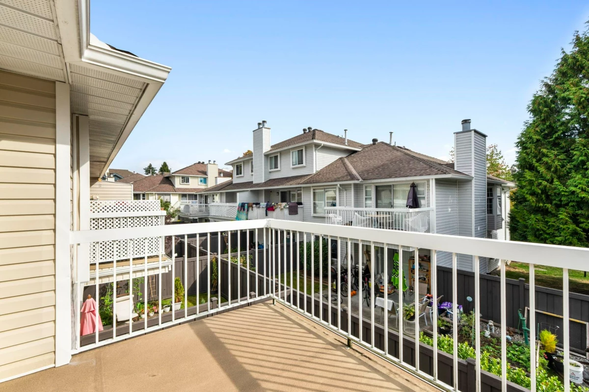 Family Room Photo of 6 13970 72 Avenue, Surrey, BC