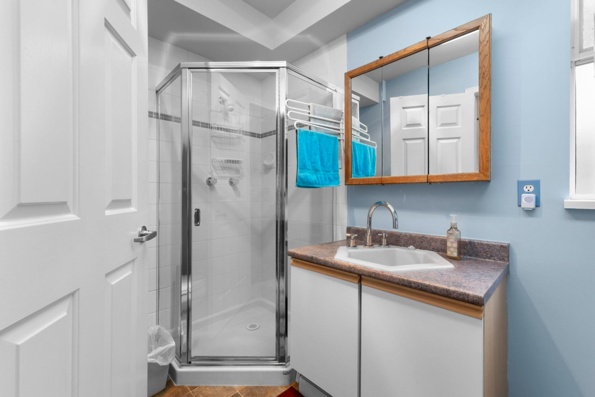 Hot Tub / Spa Photo of 6 13970 72 Avenue, Surrey, BC