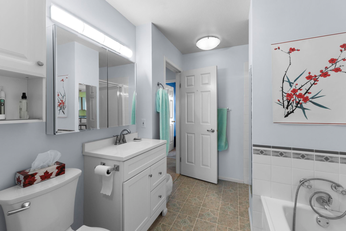 Laundry Room Photo of 6 13970 72 Avenue, Surrey, BC