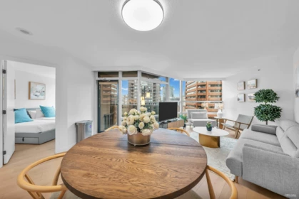 Breakfast Nook Photo of 910 1050 Burrard Street, Vancouver, BC