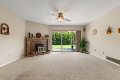 Hallway Photo of 14 33922 King Road, Abbotsford, BC