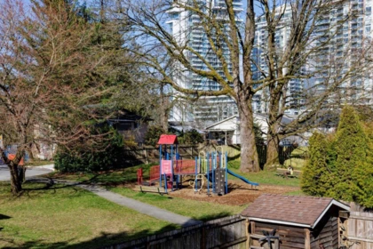 Basement Recreation Room Photo of 475 Orwell Street, North Vancouver, BC