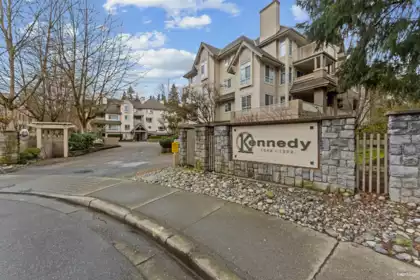 Entry Foyer Photo of 112 1242 Town Centre Boulevard, Coquitlam, BC