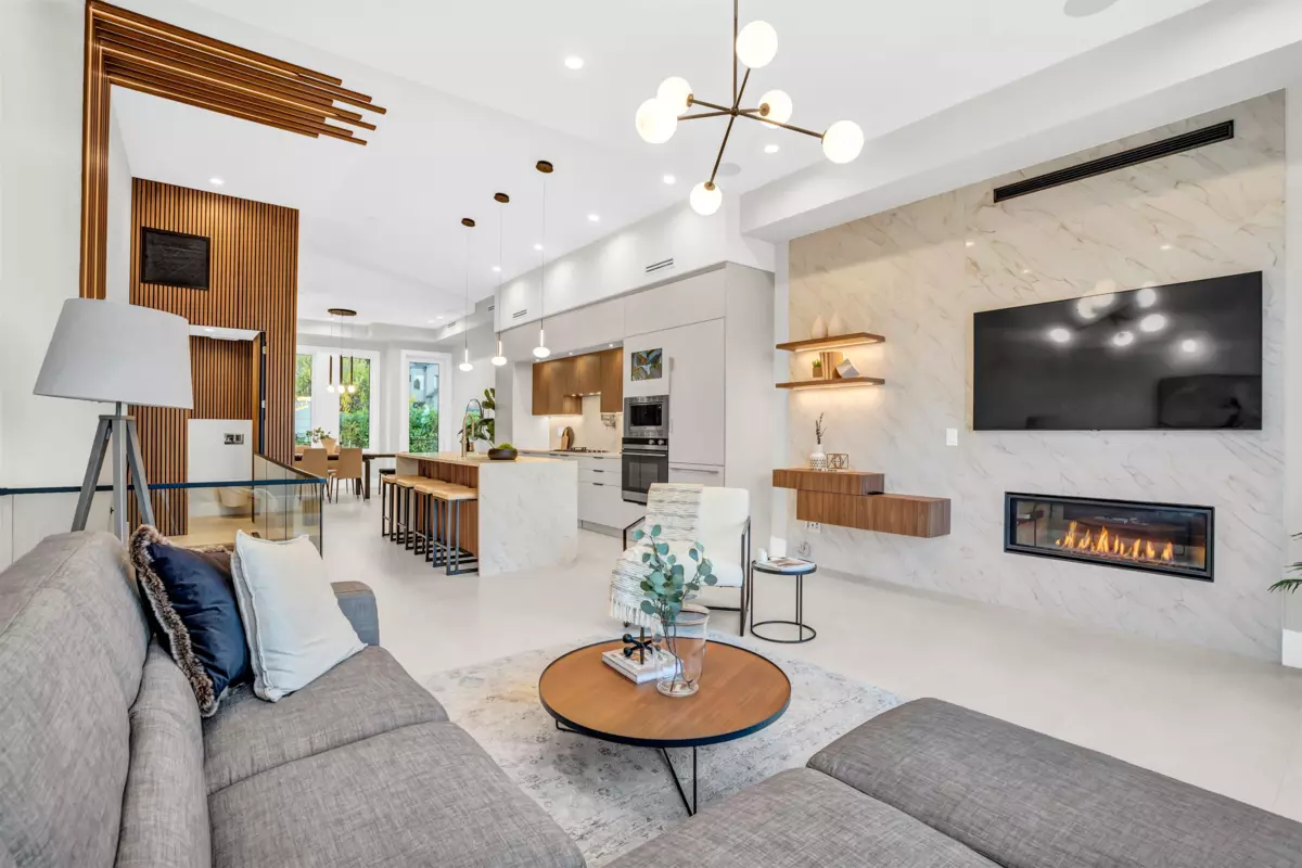 Living Room Photo of 2380 Marine Drive, West Vancouver, BC