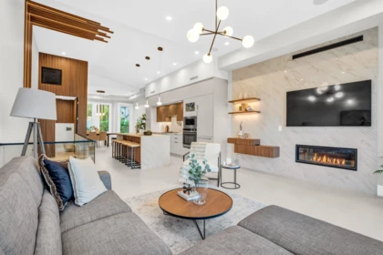 Living Room Photo of 2380 Marine Drive, West Vancouver, BC