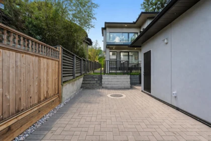 Mudroom Photo of 2380 Marine Drive, West Vancouver, BC